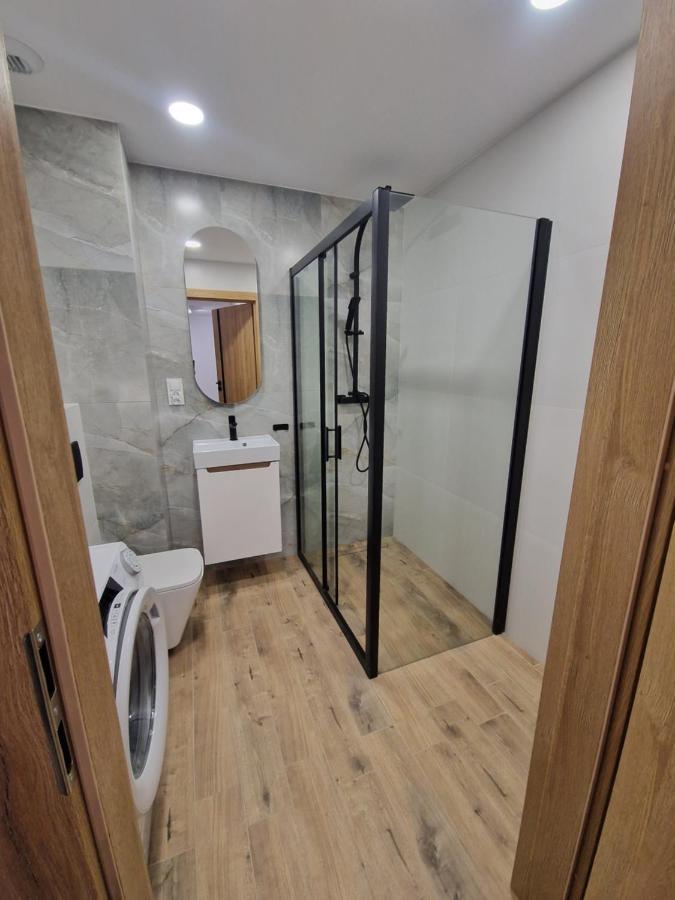 Apartment 6