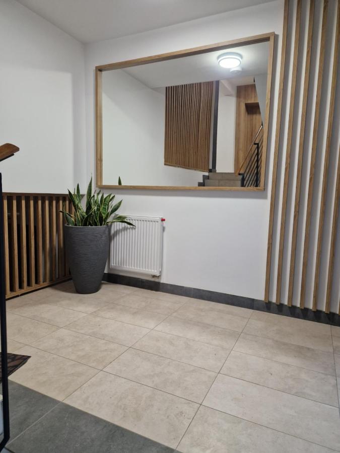 Apartment 6